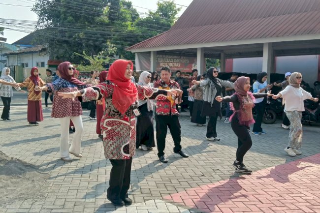 Semarak Hari Batik Nasional, DISPERINAKER Klaten Gelar Senam Bersama