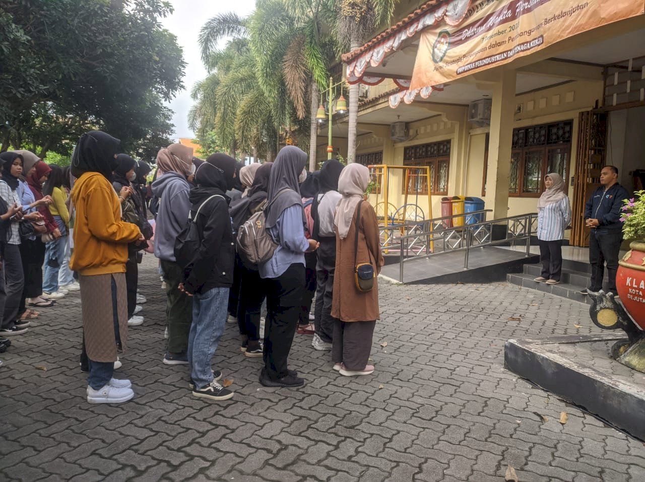 Pemberangkatan Calon Tenaga Kerja ke Batam