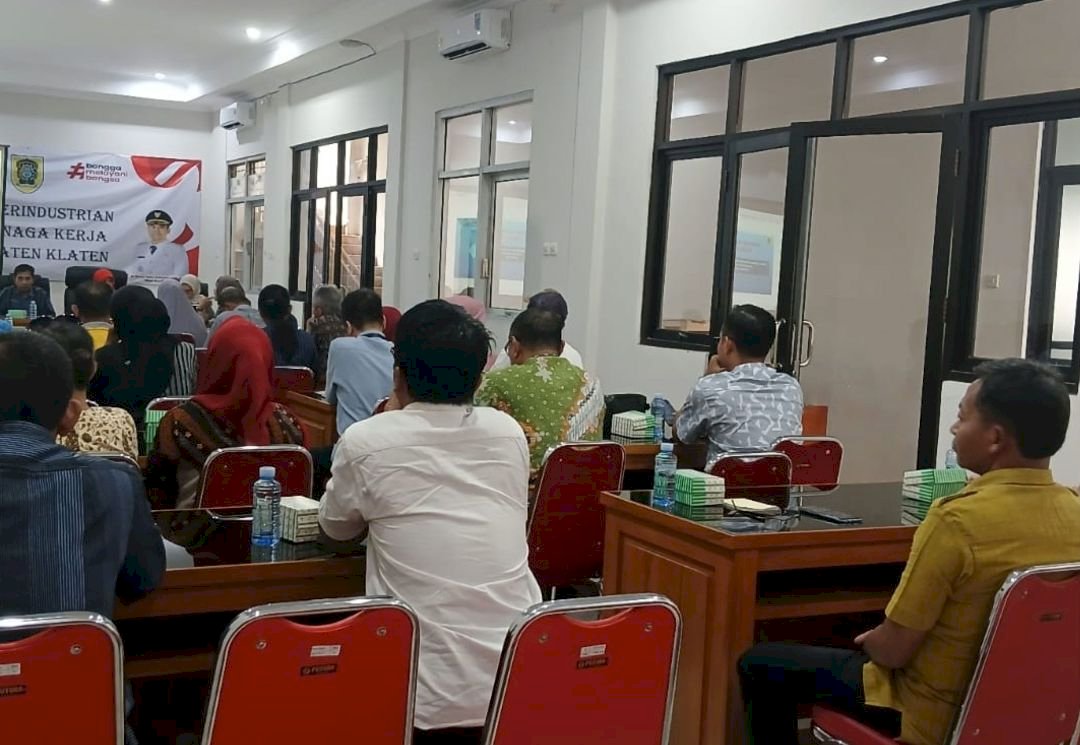 Disperinaker Klaten Gelar Forum Konsultasi Publik 2025